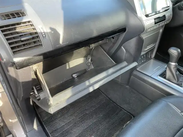 トヨタ ランドクルーザー プラド TX 長野県 2019(平31)年 18.8万km アバンギャルドブロンズメタリック ワンオーナー/アルパインナビ/フルセグテレビ/AM/FM/Bluetooth/HDMI・IPod/USB/バックカメラ/クルーズコントロール/プッシュスタート/ドアバイザー/ETC/ヘッドライトウォッシャー/フォグランプ/LEDヘッドライト/4WD/17インチAW/保証書/取扱説明書/記録簿/スペアキー/パワーウィンドウ/レザーシート/純正フロアマット/レーンキープアシスト/オールテレーンタイヤ