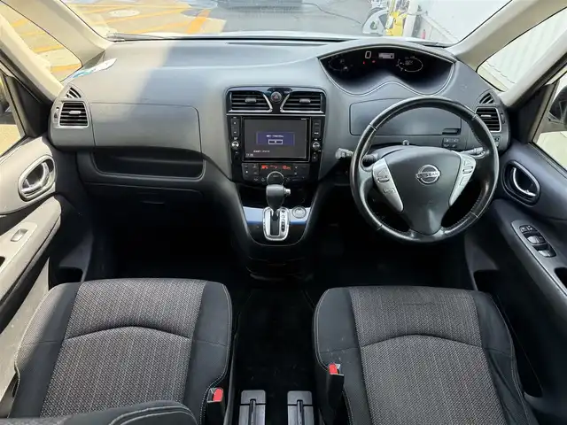 日産 セレナ HWS S HV Vセレ +Sefty 佐賀県 2016(平28)年 12.7万km ブリリアントホワイトパール 純正8インチSDナビゲーション/・フルセグTV/CD/DVD/SD/Bluetooth/フリップダウンモニター/バックカメラ/両側パワースライドドア/後席エアコン/後席サンシェード/ISOFIX対応/革巻きステアリング/ステアリングリモコン/純正16インチアルミホイール/純正LEDヘッドライト/・オートマチックハイビーム/純正フォグランプ/純正フロアマット/クルーズコントロール/レーンディパーチャーワーニング/横滑り防止装置