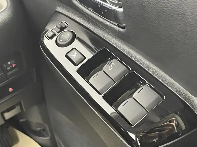 三菱 デリカミニ T プレミアム 千葉県 2025(令7)年 0.1千km アメジストブラック/シルキーホワイト 届出済未使用車/4WD/・ダウンヒルアシストコントロール/衝突軽減ブレーキ/・コーナーセンサー/・先行車お知らせ機能/・マイパイロット/純正9型ディスプレイオーディオ/・フルセグTV/Bluetooth/AppleCarPlay/・全方位カメラ/両側パワースライドドア/革巻きステアリング/・ステアリングスイッチ/・ステアリングヒーター/・パドルシフト/DNシートヒーター/ルーフレール/オートライト/・LEDヘッドライト/・LEDフォグランプ/純正１５インチAW