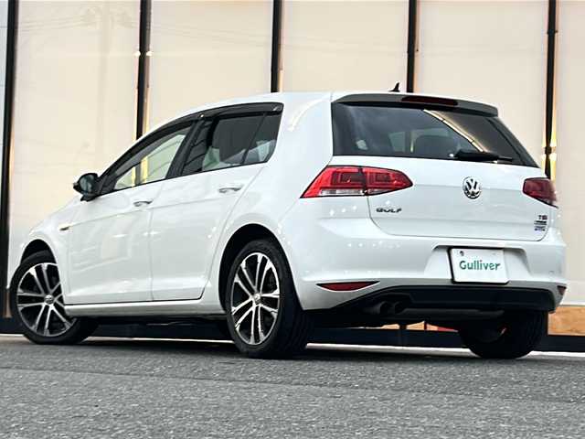フォルクスワーゲン ゴルフ エディション40 山形県 2014(平26)年 8.8万km 白 純正ナビ/Bluetooth/フルセグＴＶ/バックカメラ/電子パーキング/ブレーキホールド/アダプティブクルーズコントロール/レーンキープアシスト/衝突軽減ブレーキ/パドルシフト/ハーフレザーシート/シートヒーター/オートエアコン/純正17インチアルミホイール/スマートエントリー/ビルトインETC /オートLEDヘッドライト/フォグランプ/スタッドレスタイヤ積載/(205/55/16  5mm)