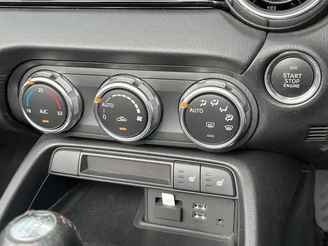 マツダ ロードスター S レザーパッケージ 奈良県 2015(平27)年 3.1万km セラミックM ワンオーナー　/純正ＳＤナビ　/フルセグ　/Ｂｌｕｅｔｏｏｔｈ　/ＣＤ／ＤＶＤ　/ＡＵＸ　/ＵＳＢ入力端子　/ＢＯＳＥサウンド　/バックカメラ　/ＥＴＣ　/スペアキー　/バックカメラ　/シートヒーター　/純正アルミホイール