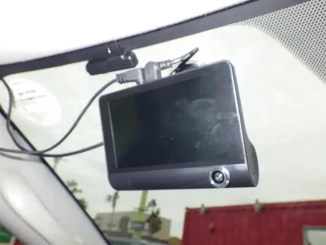 トヨタ シエンタ G 千葉県 2019(平31)年 3.9万km ブラックマイカ Toyota Safety Sense/・プリクラッシュセーフティ/・レーンディパーチャーアラート/・オートハイビーム/両側パワースライドドア/純正SDナビ/ワンセグTV/【CD再生機能　Bluetooth接続】/パノラミックビューモニター/ドライブレコーダー（前後撮影）/革巻きステアリング/ETC/LEDヘッドライト/ウインカーミラー/スマートキー