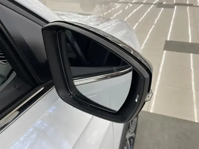 フォルクスワーゲン Ｔ－クロス TSI 1stプラス 岡山県 2020(令2)年 5.1万km ピュアホワイト オールインセーフティ（予防安全装備）/プリクラッシュブレーキ/AAC/レーンキープアシスト/ブラインドスポット/リアトラフィックアラート/ドライバー疲労検知/ハイビームアシスト/パークアシスト/PDC/リアビューカメラ/LEDヘッドライト/純正ナビ/フルセグTV/AppleCarPlay/ETC/純正18インチAW