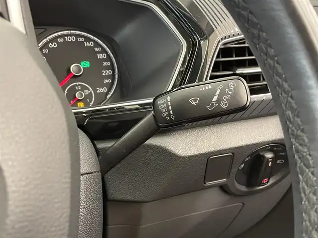 フォルクスワーゲン Ｔ－クロス TSI 1stプラス 岡山県 2020(令2)年 5.1万km ピュアホワイト オールインセーフティ（予防安全装備）/プリクラッシュブレーキ/AAC/レーンキープアシスト/ブラインドスポット/リアトラフィックアラート/ドライバー疲労検知/ハイビームアシスト/パークアシスト/PDC/リアビューカメラ/LEDヘッドライト/純正ナビ/フルセグTV/AppleCarPlay/ETC/純正18インチAW