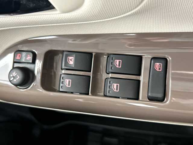 ダイハツ ムーヴ キャンバス G メイクアップ VS SAⅢ 栃木県 2021(令3)年 2.5万km パールホワイトⅢ/ナチュラルベージュマイカメタリック 2トーン 純正ナビ/(CD/DVD/フルセグTV/Bluetooth/USB)/バックカメラ/全方位カメラ/スマートアシスト/ETC/前方ドラレコ/両側パワースライドドア/シートヒーターD席　/2トーン　ベージュ/パーム/オートライト/LEDヘッドライト/横滑り防止機能/フォグランプ/スマートキー/プッシュスタート/アイドリングストップ/ステアリングスイッチ/電動格納ミラー/フロアマット