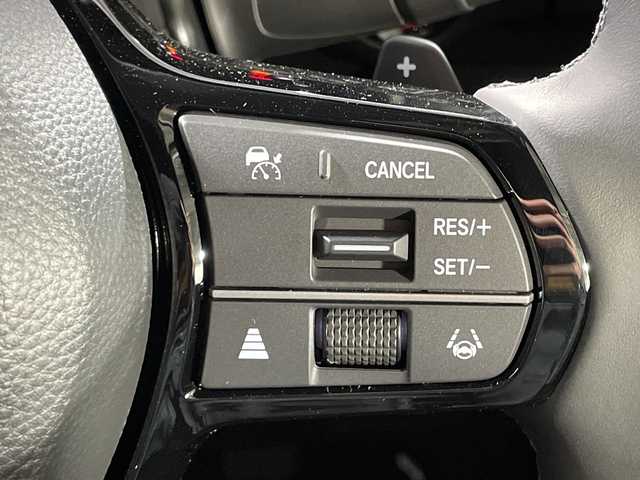 ホンダ ステップワゴン スパーダ eHEV 神奈川県 2025(令7)年 0.1千km プラチナホワイトパール 登録済未使用車/純正11.4型メモリーホンダコネクトナビゲーション【LXM-247VfLi】/フルセグ　Bluetooth　CD DVD　SD　USB　/バックカメラ/両側電動スライドドア/パワーバックドア/ホンダセンシング/CMBS衝突軽減ブレーキ/LKAS車線維持支援システム/路外逸脱制御機能/渋滞運転支援機能/誤発進抑制機能/ブラインドスポットインフォメーション/レーダークルーズコントロール/ECON/アイドリングストップ/ハーフレザーシート/前席シートヒーター/革巻きステアリング/パドルシフト/ステアリングスイッチ/電動パーキングブレーキ/オートブレーキホールド/プッシュスタート/スマートキー/LEDヘッドランプ/フロントフォグランプ/純正16インチアルミホイール/電格ウインカーミラー/取説　保証書　スペアキー