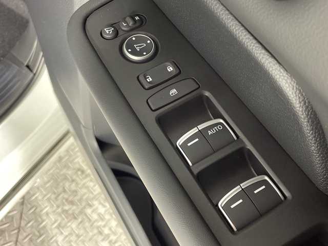 ホンダ ステップワゴン スパーダ eHEV 神奈川県 2025(令7)年 0.1千km プラチナホワイトパール 登録済未使用車/純正11.4型メモリーホンダコネクトナビゲーション【LXM-247VfLi】/フルセグ　Bluetooth　CD DVD　SD　USB　/バックカメラ/両側電動スライドドア/パワーバックドア/ホンダセンシング/CMBS衝突軽減ブレーキ/LKAS車線維持支援システム/路外逸脱制御機能/渋滞運転支援機能/誤発進抑制機能/ブラインドスポットインフォメーション/レーダークルーズコントロール/ECON/アイドリングストップ/ハーフレザーシート/前席シートヒーター/革巻きステアリング/パドルシフト/ステアリングスイッチ/電動パーキングブレーキ/オートブレーキホールド/プッシュスタート/スマートキー/LEDヘッドランプ/フロントフォグランプ/純正16インチアルミホイール/電格ウインカーミラー/取説　保証書　スペアキー