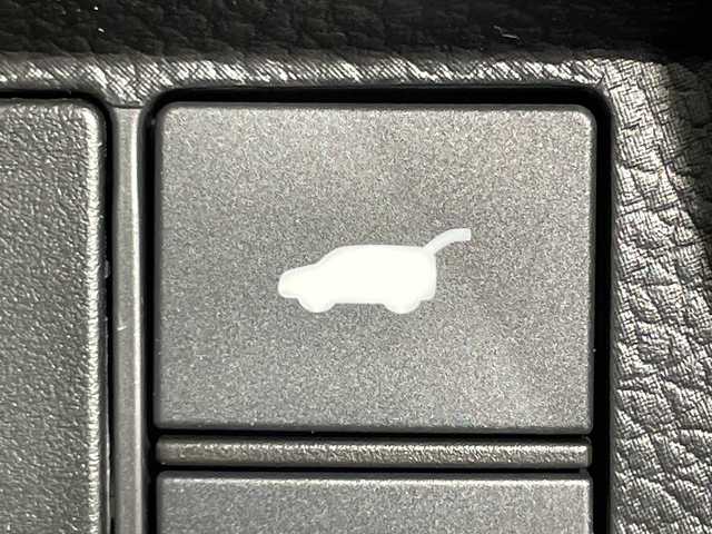 ホンダ ステップワゴン スパーダ eHEV 神奈川県 2025(令7)年 0.1千km プラチナホワイトパール 登録済未使用車/純正11.4型メモリーホンダコネクトナビゲーション【LXM-247VfLi】/フルセグ　Bluetooth　CD DVD　SD　USB　/バックカメラ/両側電動スライドドア/パワーバックドア/ホンダセンシング/CMBS衝突軽減ブレーキ/LKAS車線維持支援システム/路外逸脱制御機能/渋滞運転支援機能/誤発進抑制機能/ブラインドスポットインフォメーション/レーダークルーズコントロール/ECON/アイドリングストップ/ハーフレザーシート/前席シートヒーター/革巻きステアリング/パドルシフト/ステアリングスイッチ/電動パーキングブレーキ/オートブレーキホールド/プッシュスタート/スマートキー/LEDヘッドランプ/フロントフォグランプ/純正16インチアルミホイール/電格ウインカーミラー/取説　保証書　スペアキー