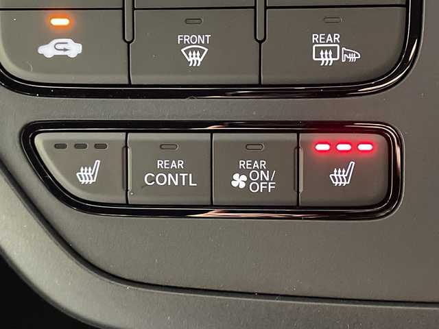 ホンダ ステップワゴン スパーダ eHEV 神奈川県 2025(令7)年 0.1千km プラチナホワイトパール 登録済未使用車/純正11.4型メモリーホンダコネクトナビゲーション【LXM-247VfLi】/フルセグ　Bluetooth　CD DVD　SD　USB　/バックカメラ/両側電動スライドドア/パワーバックドア/ホンダセンシング/CMBS衝突軽減ブレーキ/LKAS車線維持支援システム/路外逸脱制御機能/渋滞運転支援機能/誤発進抑制機能/ブラインドスポットインフォメーション/レーダークルーズコントロール/ECON/アイドリングストップ/ハーフレザーシート/前席シートヒーター/革巻きステアリング/パドルシフト/ステアリングスイッチ/電動パーキングブレーキ/オートブレーキホールド/プッシュスタート/スマートキー/LEDヘッドランプ/フロントフォグランプ/純正16インチアルミホイール/電格ウインカーミラー/取説　保証書　スペアキー