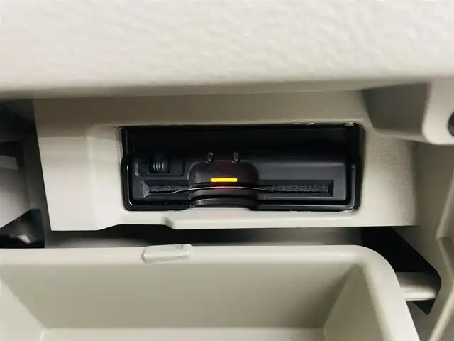 日産 セレナ X 福島県 2016(平28)年 5.3万km アズライトブルー 安全運転支援装備/・衝突軽減ブレーキ/・プロパイロット機能/・踏み間違い衝突防止アシスト/・車線逸脱警報/・アラウンドビューモニター/・横滑り防止/・パーキングアシスト/純正フリップダウンモニター/デジタルインナーミラー/純正9インチSDナビ/型式：MM516‐L/・フルセグTV/・全方位カメラ/・Blu-ray/・CD、DVD/・Bluetooth/・ビルトインETC/・FM、AM/・AUX/・ステアリングスイッチ/両側パワースライドドア/オートライト/純正鉄チンキャップ/純正フロアマット/ロールサンシェード/アイドリングストップ/ウォークスルー/プッシュスタート/・スマートキー/・スペアキー