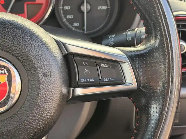 アバルト １２４ スパイダー 神奈川県 2016(平28)年 9.7万km 赤 純正ナビ／フルセグＴＶ／Ｂｌｕｅｔｏｏｔｈ／ＣＤ／ＤＶＤ/クルーズコントロール/バックカメラ/前席シートヒーター/レザーシート/リアコーナーセンサー/オートライト/フォグランプ/スペアキー/ABS/盗難防止装置/横滑り防止装置/LEDヘッドライト/取扱説明書