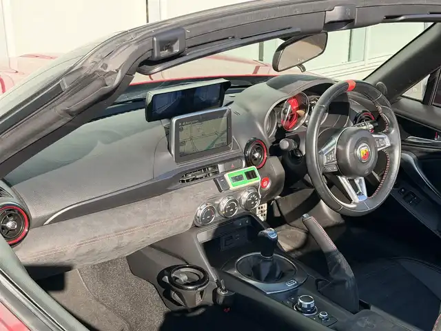 アバルト １２４ スパイダー 神奈川県 2016(平28)年 9.7万km 赤 純正ナビ／フルセグＴＶ／Ｂｌｕｅｔｏｏｔｈ／ＣＤ／ＤＶＤ/クルーズコントロール/バックカメラ/前席シートヒーター/レザーシート/リアコーナーセンサー/オートライト/フォグランプ/スペアキー/ABS/盗難防止装置/横滑り防止装置/LEDヘッドライト/取扱説明書