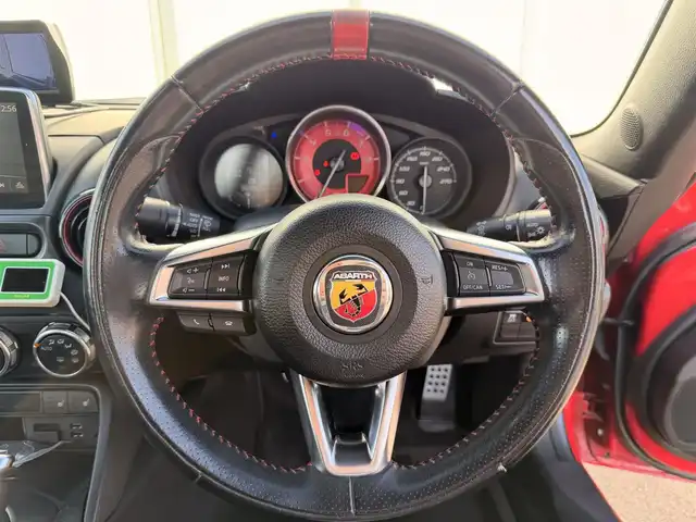 アバルト １２４ スパイダー 神奈川県 2016(平28)年 9.7万km 赤 純正ナビ／フルセグＴＶ／Ｂｌｕｅｔｏｏｔｈ／ＣＤ／ＤＶＤ/クルーズコントロール/バックカメラ/前席シートヒーター/レザーシート/リアコーナーセンサー/オートライト/フォグランプ/スペアキー/ABS/盗難防止装置/横滑り防止装置/LEDヘッドライト/取扱説明書