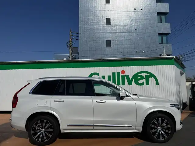 ボルボ ＸＣ９０ B6 AWD インスクリプション 三重県 2021(令3)年 2.3万km パール E-8ATギアトロニック/パノラマガラスサンルーフ/3列シート（7人乗り）/2.0ETC/パノラマガラスサンルーフ/BowersWilkins/　プレミアムサウンドオーディオシステム/　（19スピーカー）/スーパーチャージャー/車間警告機能/シルバールーフレール/ヘッドアップディスプレイ/オレフィス製クリスタル/　　　　　　　　シフトノブ/スペアキーあり/シートヒーター/（運転席/助手席/2列目）/サンシェード（リアドア）