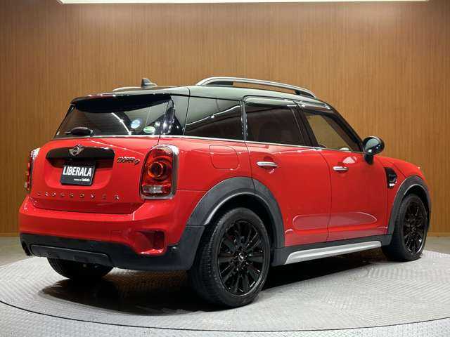 ＭＩＮＩ ミニ クロスオーバー クーパー D 千葉県 2018(平30)年 4.3万km チリ・レッド ペッパーＰＫＧ　/ＡＣＣ　/ナビ　/Ｂｌｕｅｔｏｏｔｈ接続　/Ｂカメラ/ＰＤＣ　/電動リアゲート　/コンフォートアクセス　/エキサイトメントＰＫＧ　/ストレージコンパートメントＰＫＧ　/衝突軽減ブレーキ　/ＥＴＣ　/禁煙車