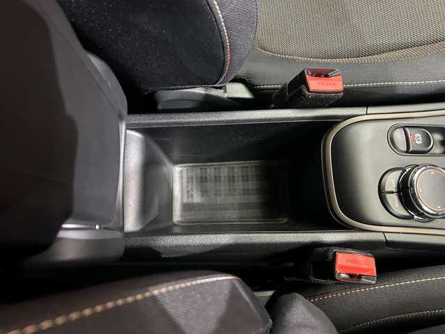ＭＩＮＩ ミニ クロスオーバー クーパー D 千葉県 2018(平30)年 4.3万km チリ・レッド ペッパーＰＫＧ　/ＡＣＣ　/ナビ　/Ｂｌｕｅｔｏｏｔｈ接続　/Ｂカメラ/ＰＤＣ　/電動リアゲート　/コンフォートアクセス　/エキサイトメントＰＫＧ　/ストレージコンパートメントＰＫＧ　/衝突軽減ブレーキ　/ＥＴＣ　/禁煙車