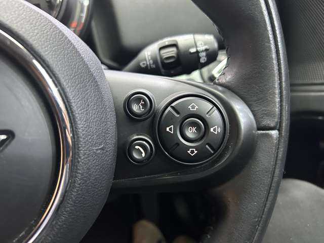 ＭＩＮＩ ミニ クロスオーバー クーパー D 千葉県 2018(平30)年 4.3万km チリ・レッド ペッパーＰＫＧ　/ＡＣＣ　/ナビ　/Ｂｌｕｅｔｏｏｔｈ接続　/Ｂカメラ/ＰＤＣ　/電動リアゲート　/コンフォートアクセス　/エキサイトメントＰＫＧ　/ストレージコンパートメントＰＫＧ　/衝突軽減ブレーキ　/ＥＴＣ　/禁煙車