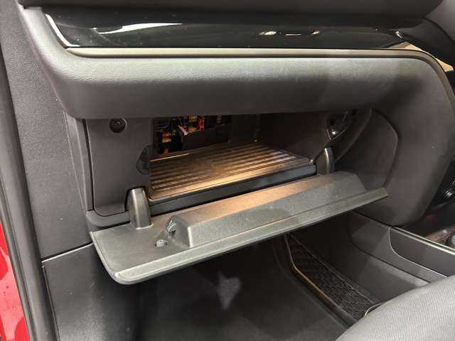 ＭＩＮＩ ミニ クロスオーバー クーパー D 千葉県 2018(平30)年 4.3万km チリ・レッド ペッパーＰＫＧ　/ＡＣＣ　/ナビ　/Ｂｌｕｅｔｏｏｔｈ接続　/Ｂカメラ/ＰＤＣ　/電動リアゲート　/コンフォートアクセス　/エキサイトメントＰＫＧ　/ストレージコンパートメントＰＫＧ　/衝突軽減ブレーキ　/ＥＴＣ　/禁煙車