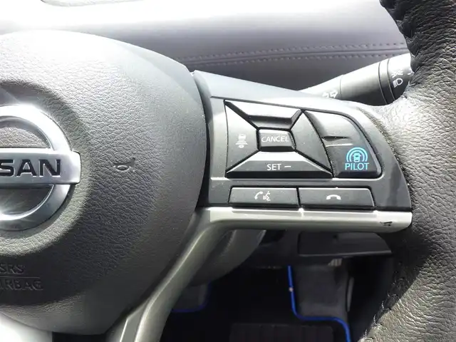 日産 セレナ e－パワー ハイウェイスター V 千葉県 2021(令3)年 4.8万km マルーンレッド 2トーン エマージェンシーブレーキ/プロパイロット/ハンズフリー両側パワースライドドア/インテリジェントルームミラー/純正SDナビ/地デジTV/【BD/DVD/CD再生機能　Bluetooth接続】/アラウンドビューモニター/革巻きステアリング/ステアリングスイッチ/ETC/LEDヘッドライト/フォグライト/ウインカーミラー/コーナーセンサー/純正15インチアルミホイル/サイド/カーテンエアバッグ/インテリジェントキー