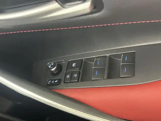 トヨタ カローラ スポーツ ハイブリッドG Z 愛知県 2018(平30)年 3.7万km スカーレットメタリック ・社外9インチナビ/・Apple CarPlay/・Andoroid Auto/・バックカメラ/・Bluetooth/・フルセグTV/・トヨタセーフティセンス/・衝突被害軽減システム/・クルーズコントロール/・ブラインドスポットモニター/・レーンキープアシスト/・コーナーセンサー/・オートライト/・LEDヘッドライト/・LEDフォグランプ/・シートヒーター/・純正AW/・プッシュスタート/・スマートキー/・ETC