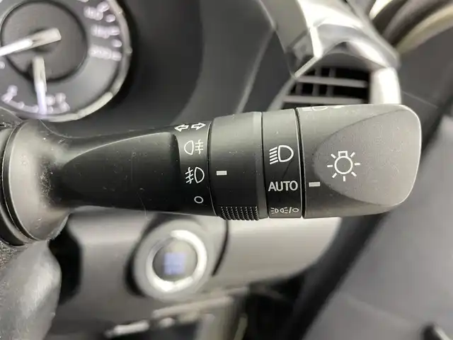 トヨタ ハイラックス Z 富山県 2020(令2)年 4.8万km オキサイドブロンズM 純正ナビ（AM/FM/DVD/BT/USB/HDMI）/フルセグTV/バックカメラ/ドライブレコーダー/ETC/衝突被害軽減システム/レーダークルーズコントロール/レーンキープアシスト/コーナーセンサー/横滑り防止装置/アイドリングストップ/純正アルミホイール/純正フロアマット/オートLEDライト/革巻きステアリング/ステアリングスイッチ/スマートキー/スペアキー