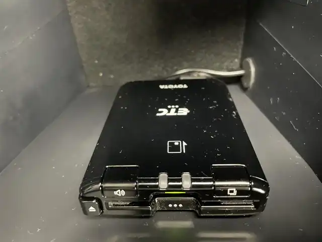 トヨタ ハイラックス Z 富山県 2020(令2)年 4.8万km オキサイドブロンズM 純正ナビ（AM/FM/DVD/BT/USB/HDMI）/フルセグTV/バックカメラ/ドライブレコーダー/ETC/衝突被害軽減システム/レーダークルーズコントロール/レーンキープアシスト/コーナーセンサー/横滑り防止装置/アイドリングストップ/純正アルミホイール/純正フロアマット/オートLEDライト/革巻きステアリング/ステアリングスイッチ/スマートキー/スペアキー
