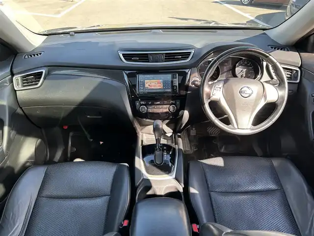日産 エクストレイル 20X エクストリーマーX 愛媛県 2016(平28)年 13.1万km チタニウムカーキ 禁煙車/登録時走行距離130131km/Panasonic製ナビ（CN-AS300WD）/CD/DVD/TV/Bluetooth/バックカメラ/ETC/衝突軽減ブレーキ/レーンキープサポート/横滑り防止装置/ガラスルーフ/防水シート/前席シートヒーター/左右独立オートエアコン/オートライト/LEDヘッドライト/フォグランプ/スマートキー/プッシュスタートボタン/純正フロアマット/純正アルミホイール
