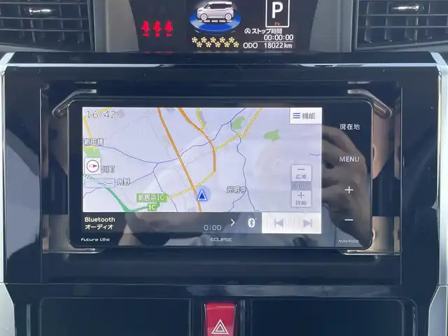 トヨタ ルーミー カスタムG 愛媛県 2023(令5)年 1.8万km レーザーブルークリスタルシャイン スマートアシスト/衝突回避支援ブレーキ/車線逸脱警報/ブレーキ制御付御発進抑制機能/アダプティブクルーズコントロール/先行車発進お知らせ機能/ふらつき警報/路外逸脱警報/標識認識機能/社外7インチナビ【AVN-R10W】/　CD/DVD/Bluetooth/フルセグTV/ビルトインETC/両側パワースライドドア/オートライト/LEDヘッドライト/フロントフォグ/革巻きステアリング/電子パーキングブレーキ/フロアマット/ドアバイザー