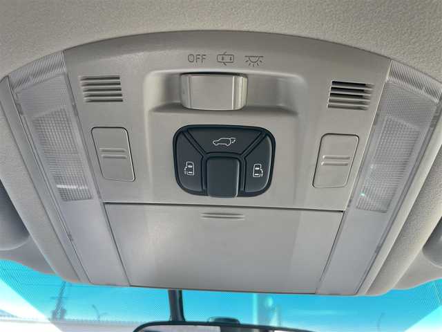 トヨタ アルファード 240S プライムセレⅡ ゴールド 大阪府 2011(平23)年 13.4万km ホワイトパールクリスタルシャイン (株)IDOMが運営する【じしゃロン堺店】の自社ローン専用車両になります。/こちらは現金またはオートローンご利用時の価格です。自社ローンご希望の方は別途その旨お申付け下さい