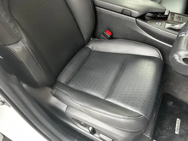 レクサス ＵＸ 250h バージョンC 富山県 2020(令2)年 5.4万km パール ワンオーナー/HDDナビ/フルセグテレビ/Bluetooth接続/Miracast/AM/FMラジオ/バックカメラ/サンルーフ/アイドリングストップ/ACC/黒革シート/D/N席シートヒーター/D/N席パワーシート/ステアリングヒーター/サンルーフ/プッシュスタート/パワーバックドア/ETC2.0/前後ドラレコ