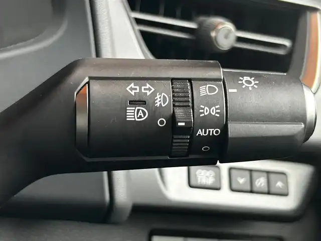 レクサス ＵＸ 250h バージョンC 富山県 2020(令2)年 5.4万km パール ワンオーナー/HDDナビ/フルセグテレビ/Bluetooth接続/Miracast/AM/FMラジオ/バックカメラ/サンルーフ/アイドリングストップ/ACC/黒革シート/D/N席シートヒーター/D/N席パワーシート/ステアリングヒーター/サンルーフ/プッシュスタート/パワーバックドア/ETC2.0/前後ドラレコ