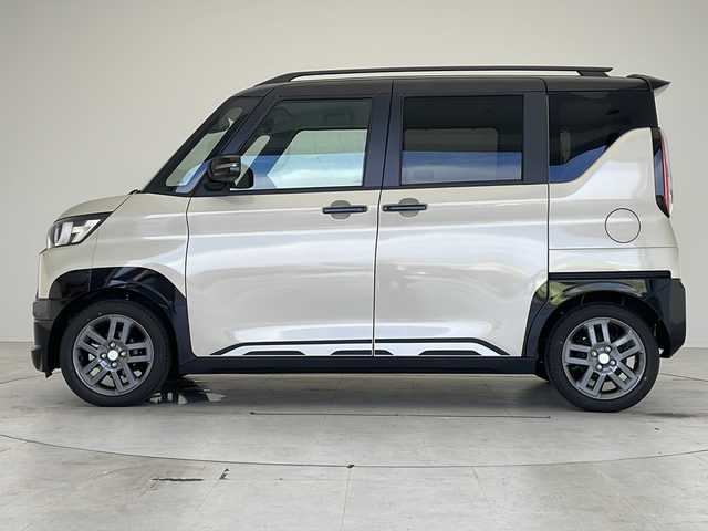 三菱 デリカミニ T プレミアム 愛知県 2025(令7)年 0.1万km未満 ベージュＭ マイパイロット/届出済未使用車/衝突軽減システム/純正9型ディズプレイオーディオ　ナビ機能なし/全方位カメラ/両側パワースライドドア/クルーズコントロール/シートヒーター/Bluetooth/バックカメラ/コーナーセンサー/純正アルミホイール/ルーフレール/パドルシフト/ステアリングヒーター/インテリジェントミラー/リアオートエアコン/レーンキープアシスト/ダウンヒルアシストコントロール/オートライト/ステアリングスイッチ/スマートキー/プッシュスタート