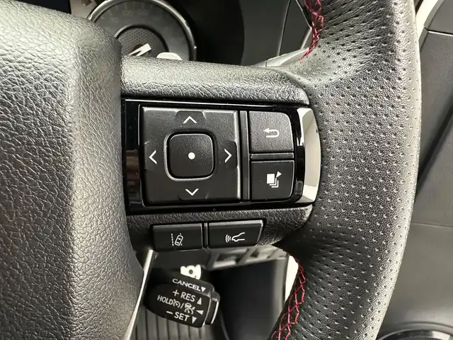 トヨタ ハイラックス Z GRスポーツ 兵庫県 2023(令5)年 1.6万km スーパーホワイトⅡ 純正メモリナビ(AM/FM/Bluetooth/apple carplay)/アラウンドビューモニター/パワーシート/ハーフレザーシート/社外17インチアルミホイール/社外フロアマット/追従型クルーズコントロール/アイドリングストップ/レーンキープアシスト/オートライト/前後コーナーセンサー/LEDヘッドライト/スマートキー/スペアキー/カラードフードモール/GR専用グリル(フロントバンパー/オーバーフェンダー/エンブレム)/荷室トノカバー