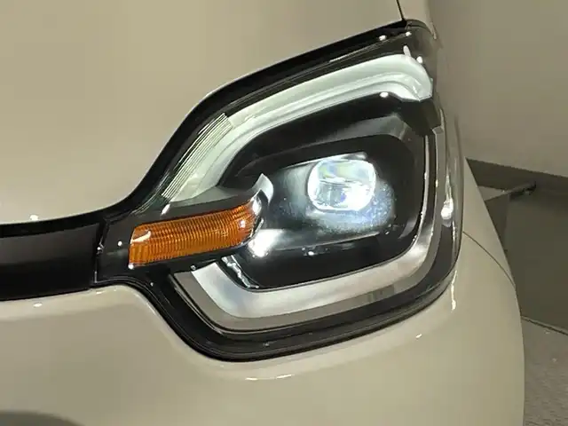 トヨタ シエンタ ハイブリッド Z 愛知県 2022(令4)年 3万km ホワイトパールクリスタルシャイン 純正１０．５インチディスプレイオーディオＰｌｕｓ　/(Bluetooth/フルセグTV/FM/AM/Miracast/CarPlay)/ＡＣ１００Ｖ　/トヨタセーフティセンス　/　　-プリクラッシュセーフティ/　　-レーダークルーズコントロール　/　　-アダプティブハイビームシステム/　　-ロードサインアシスト/　　-プロアクティブドライビングアシスト/　　-発進遅れ告知機能/両側パワースライドドア　/バックカメラ　/ビルトインＥＴＣ　/ＵＳＢ接続　/ＬＥＤヘッドライト　/ブラインドスポットモニター（ＢＳＭ）/クリアランスソナー/プッシュスタート/　　-スマートキー/純正フロアマット
