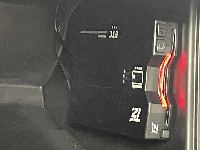 スズキ ハスラー HYBRID X 熊本県 2022(令4)年 0.9万km コーラルオレンジメタリック/ソフトベージュメタリック 社外ナビCN-HE01WD（ＣＤ・ＤＶＤ・フルセグ・ＢＴ・ＵＳＢ）/ＥＴＣ　/前席シートヒーター　/後ろのみコーナーセンサー　/スズキセーフティサポート/・衝突軽減ブレーキ/・デュアルカメラブレーキサポート/・後退時ブレーキサポート/・誤発進制御機能/・車線逸脱抑制機能/・ふらつき警報機能/・ハイビームアシスト/・標識認識機能/・先行車発進お知らせ機能/横滑り防止/アイドリングストップ/社外フロアマット/純正１５インチAW/オートライト/LEDヘッドライト/フォグライト/スマートキー/プッシュスタート/スペアキー1本