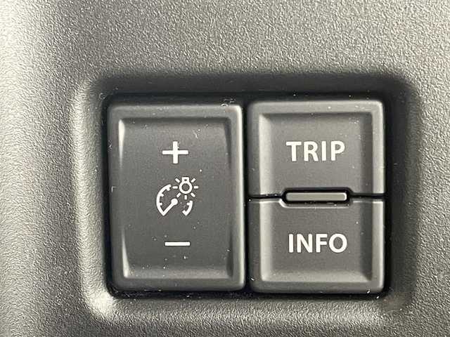 スズキ ハスラー HYBRID X 熊本県 2022(令4)年 0.9万km コーラルオレンジメタリック/ソフトベージュメタリック 社外ナビCN-HE01WD（ＣＤ・ＤＶＤ・フルセグ・ＢＴ・ＵＳＢ）/ＥＴＣ　/前席シートヒーター　/後ろのみコーナーセンサー　/スズキセーフティサポート/・衝突軽減ブレーキ/・デュアルカメラブレーキサポート/・後退時ブレーキサポート/・誤発進制御機能/・車線逸脱抑制機能/・ふらつき警報機能/・ハイビームアシスト/・標識認識機能/・先行車発進お知らせ機能/横滑り防止/アイドリングストップ/社外フロアマット/純正１５インチAW/オートライト/LEDヘッドライト/フォグライト/スマートキー/プッシュスタート/スペアキー1本