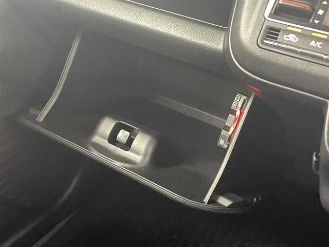 スズキ ハスラー HYBRID X 熊本県 2022(令4)年 0.9万km コーラルオレンジメタリック/ソフトベージュメタリック 社外ナビCN-HE01WD（ＣＤ・ＤＶＤ・フルセグ・ＢＴ・ＵＳＢ）/ＥＴＣ　/前席シートヒーター　/後ろのみコーナーセンサー　/スズキセーフティサポート/・衝突軽減ブレーキ/・デュアルカメラブレーキサポート/・後退時ブレーキサポート/・誤発進制御機能/・車線逸脱抑制機能/・ふらつき警報機能/・ハイビームアシスト/・標識認識機能/・先行車発進お知らせ機能/横滑り防止/アイドリングストップ/社外フロアマット/純正１５インチAW/オートライト/LEDヘッドライト/フォグライト/スマートキー/プッシュスタート/スペアキー1本