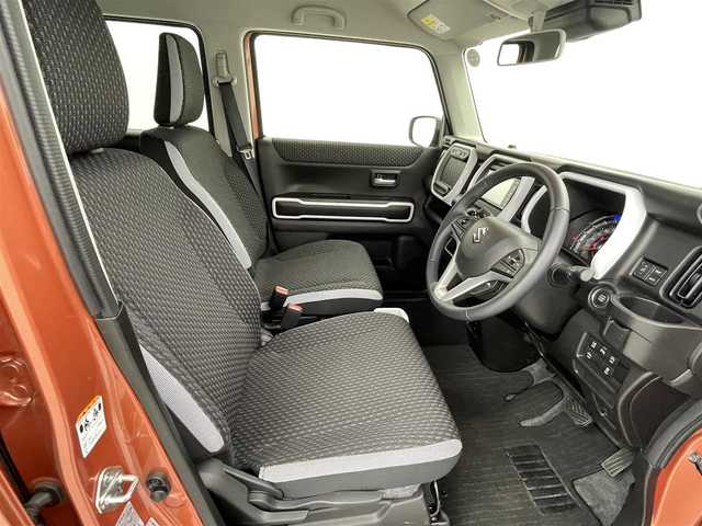 スズキ ハスラー HYBRID X 熊本県 2022(令4)年 0.9万km コーラルオレンジメタリック/ソフトベージュメタリック 社外ナビCN-HE01WD（ＣＤ・ＤＶＤ・フルセグ・ＢＴ・ＵＳＢ）/ＥＴＣ　/前席シートヒーター　/後ろのみコーナーセンサー　/スズキセーフティサポート/・衝突軽減ブレーキ/・デュアルカメラブレーキサポート/・後退時ブレーキサポート/・誤発進制御機能/・車線逸脱抑制機能/・ふらつき警報機能/・ハイビームアシスト/・標識認識機能/・先行車発進お知らせ機能/横滑り防止/アイドリングストップ/社外フロアマット/純正１５インチAW/オートライト/LEDヘッドライト/フォグライト/スマートキー/プッシュスタート/スペアキー1本