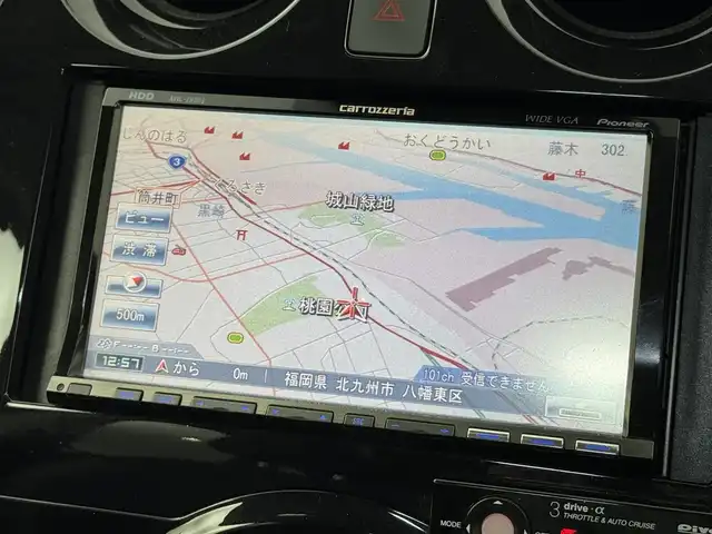 日産 ノート e－パワー メダリスト 福岡県 2017(平29)年 2.8万km ダークメタルグレー 社外ナビ（ワンセグ）　/衝突被害軽減システム　/レーンキープ　/盗難防止装置　/オートライト　/横滑り防止装置　/ＥＴＣ　/ＡＡＣ　/純正１５インチアルミホイール　/プッシュスタート　/スマートキー　/パワーウインドウ