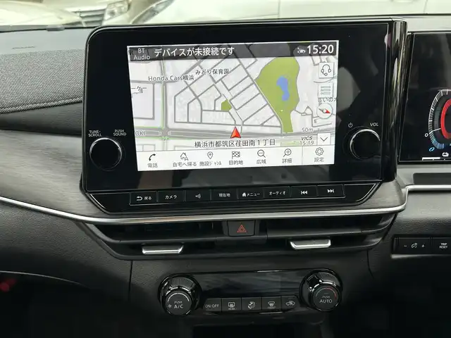 日産 オーラ G レザーエディション 神奈川県 2024(令6)年 0.5万km グレー NissanConnectナビ・フルセグ・USB・Bluetooth・AppleCarPlay/BOSEパーソナルプラスサウンドシステム/ビルトインETC2.0/USB電源ソケット（タイプC（フロント、リア）、タイプA（フロント））/ワイヤレス充電/プロパイロット（ナビリンク機能付）/プロパイロット緊急停止支援システム（SOSコール機能付）/インテリジェントエマージェンシーブレーキ/踏み間違い衝突防止アシスト/標識検知機能/前方衝突予測警報/車線逸脱警報/ふらつき警報/車線逸脱防止支援システム/フロント＆バックソナー/エマージェンシーストップシグナル/後側方衝突防止支援システム/後側方車両検知警報/後退時車両検知警報/車両接近追放装置/革巻きステアリング/ステアリングスイッチ/本革シート/運転席パワーシート/純正ドライブレコーダー/インテリジェントルームミラー/オートブレーキホールド/LEDヘッドライト/LEDフォグランプ/純正17インチアルミ/純正フロアマット/保証書/取扱説明書/インテリジェントキー×2