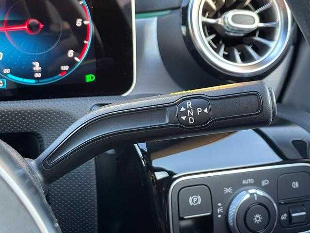 メルセデス・ベンツ ＣＬＡ２００ｄ Sブレーク AMGライン 埼玉県 2019(令1)年 4.3万km ジュピターレッド パノラミックスライディングルーフ/アドバンスドＰＫＧ/純正HDDナビ/（Bluetooth/USB/フルセグ）/３６０度カメラ/アンビエントライト/ヘッドアップディスプレイ/シートヒーター/パワーシート/ＥＴＣ