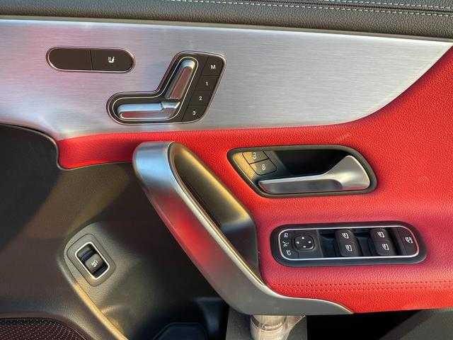 メルセデス・ベンツ ＣＬＡ２００ｄ Sブレーク AMGライン 埼玉県 2019(令1)年 4.3万km ジュピターレッド パノラミックスライディングルーフ/アドバンスドＰＫＧ/純正HDDナビ/（Bluetooth/USB/フルセグ）/３６０度カメラ/アンビエントライト/ヘッドアップディスプレイ/シートヒーター/パワーシート/ＥＴＣ