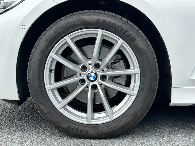 ＢＭＷ ３２０ｉ 特別仕様車 茨城県 2019(令1)年 1.9万km アルピンホワイトⅢ 首都圏100台限定　特別仕様車/ワンオーナー/純正ナビ/全方位カメラ/LEDライト/コンフォートアクセス/ドライブレコーダー/ミラーETC/モカ　ヴァーネスレザーシート/パーキングアシストプラス/アクティブクルーズコントロール/シートヒーター/パワーシート/ワイヤレスチャージング/純正アルミホイール/純正フロアマット