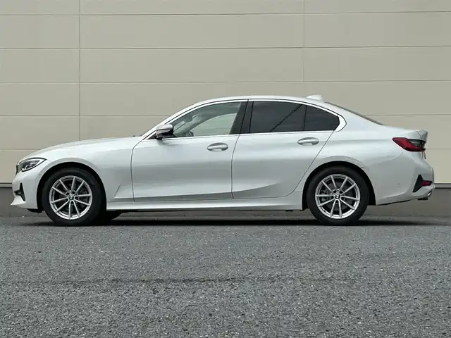 ＢＭＷ ３２０ｉ 特別仕様車 茨城県 2019(令1)年 1.9万km アルピンホワイトⅢ 首都圏100台限定　特別仕様車/ワンオーナー/純正ナビ/全方位カメラ/LEDライト/コンフォートアクセス/ドライブレコーダー/ミラーETC/モカ　ヴァーネスレザーシート/パーキングアシストプラス/アクティブクルーズコントロール/シートヒーター/パワーシート/ワイヤレスチャージング/純正アルミホイール/純正フロアマット