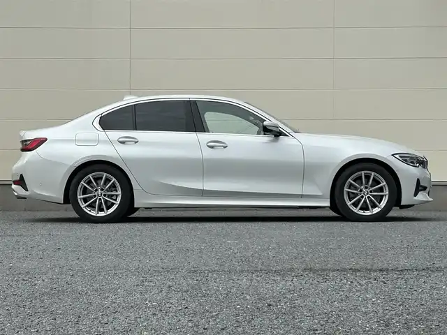 ＢＭＷ ３２０ｉ 特別仕様車 茨城県 2019(令1)年 1.9万km アルピンホワイトⅢ 首都圏100台限定　特別仕様車/ワンオーナー/純正ナビ/全方位カメラ/LEDライト/コンフォートアクセス/ドライブレコーダー/ミラーETC/モカ　ヴァーネスレザーシート/パーキングアシストプラス/アクティブクルーズコントロール/シートヒーター/パワーシート/ワイヤレスチャージング/純正アルミホイール/純正フロアマット