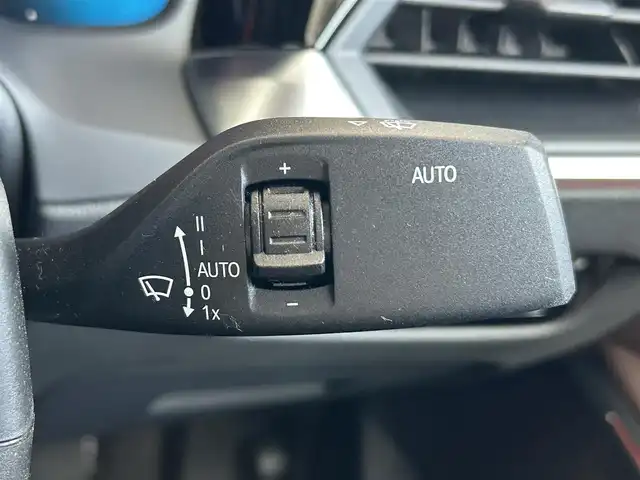 ＢＭＷ ３２０ｉ 特別仕様車 茨城県 2019(令1)年 1.9万km アルピンホワイトⅢ 首都圏100台限定　特別仕様車/ワンオーナー/純正ナビ/全方位カメラ/LEDライト/コンフォートアクセス/ドライブレコーダー/ミラーETC/モカ　ヴァーネスレザーシート/パーキングアシストプラス/アクティブクルーズコントロール/シートヒーター/パワーシート/ワイヤレスチャージング/純正アルミホイール/純正フロアマット