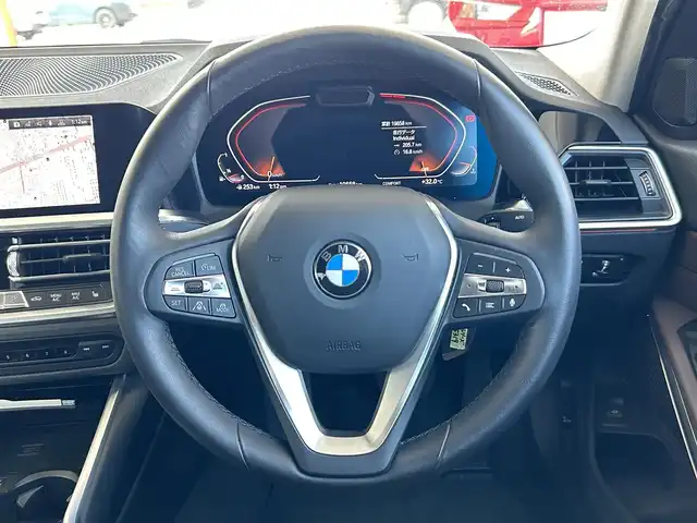 ＢＭＷ ３２０ｉ 特別仕様車 茨城県 2019(令1)年 1.9万km アルピンホワイトⅢ 首都圏100台限定　特別仕様車/ワンオーナー/純正ナビ/全方位カメラ/LEDライト/コンフォートアクセス/ドライブレコーダー/ミラーETC/モカ　ヴァーネスレザーシート/パーキングアシストプラス/アクティブクルーズコントロール/シートヒーター/パワーシート/ワイヤレスチャージング/純正アルミホイール/純正フロアマット