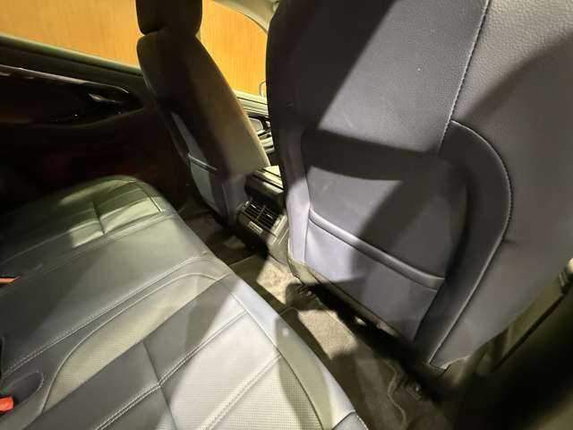 ランドローバー レンジローバーイヴォーク SE 千葉県 2019(令1)年 2.7万km シルバー パノラミックルーフ　/革シート　/クルコン　/ナビ　/ＴＶ　/ＣａｒＰｌａｙ　/３６０°電動シート　/プレミアム/ＬＥＤヘッドライト　/インタラクティブディスプレイ　/電動リアゲート　/衝突軽減Ｂ　/ＢＳＭ　/ＬＫＡ