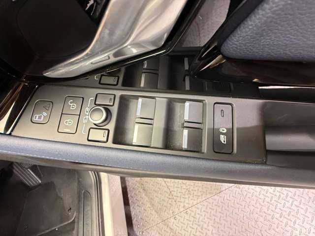 ランドローバー レンジローバーイヴォーク SE 千葉県 2019(令1)年 2.7万km シルバー パノラミックルーフ　/革シート　/クルコン　/ナビ　/ＴＶ　/ＣａｒＰｌａｙ　/３６０°電動シート　/プレミアム/ＬＥＤヘッドライト　/インタラクティブディスプレイ　/電動リアゲート　/衝突軽減Ｂ　/ＢＳＭ　/ＬＫＡ