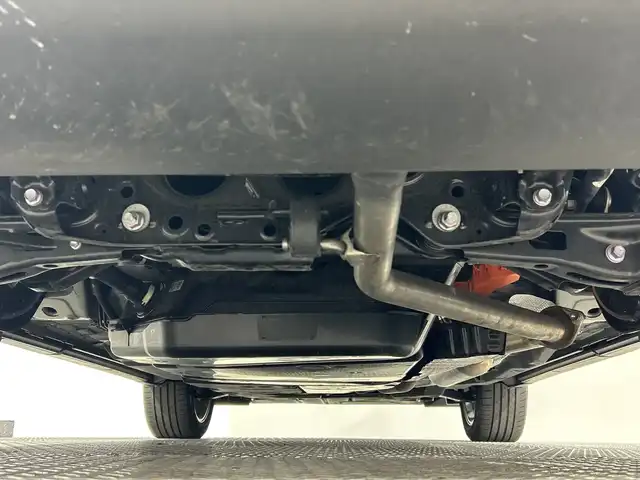 レクサス ＮＸ 350h バージョンL 神奈川県 2022(令4)年 2.2万km シルバーメタリック 純正14型ディスプレイオーディオプラス/車載ナビ/フルセグ　USB Androidauto　Applecarplay　/パノラミックビューモニター/ムーンルーフ/ルーフレール/セーフティシステムプラス/プリクラッシュセーフティ/レーントレーシングアシスト/ロードサインアシスト/ドライバー異常時対応システム/プロアクティブドライビングアシスト/アダブティブハイビームシステム/レーンディパーチャーアラート/レーダークルーズコントロール/発進遅れ告知機能/ブラインドスポットモニター/パーキングサポートブレーキ/前後ソナー/革シート/前席後席シートヒーター/前席ベンチレーション/パワーシート/前席/後席シートヒーター/運転席ポジションメモリー/パワーバックドア/ヘッドアップディスプレイ/革巻きステアリング/パドルシフト/ステアリングヒーター/後席電動格納機能/AC100V/ETC2.0/プッシュスタート/スマートキー/3眼LEDヘッドライト/LEDコーナリングランプ/ヘッドランプクリーナー/LEDフォグランプ/純正20インチアルミホイール